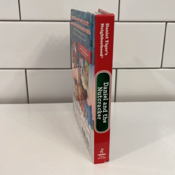 Daniel Tiger and the Nutcracker Board Book Baby Toddler Holiday Christmas Gift - Picture 3 of 4